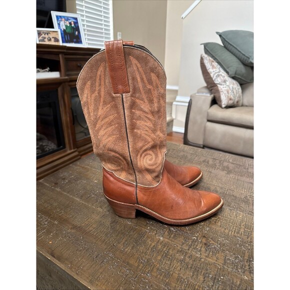 Frye Shoes - Women’s Frye Billy Cowboy boot size 9.5 D - 2.5" Heel